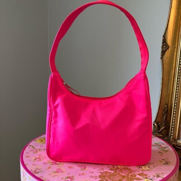 Aritzia Main Character bright neon pink nylon Shoulder Hand Bag - Picture 1 of 9
